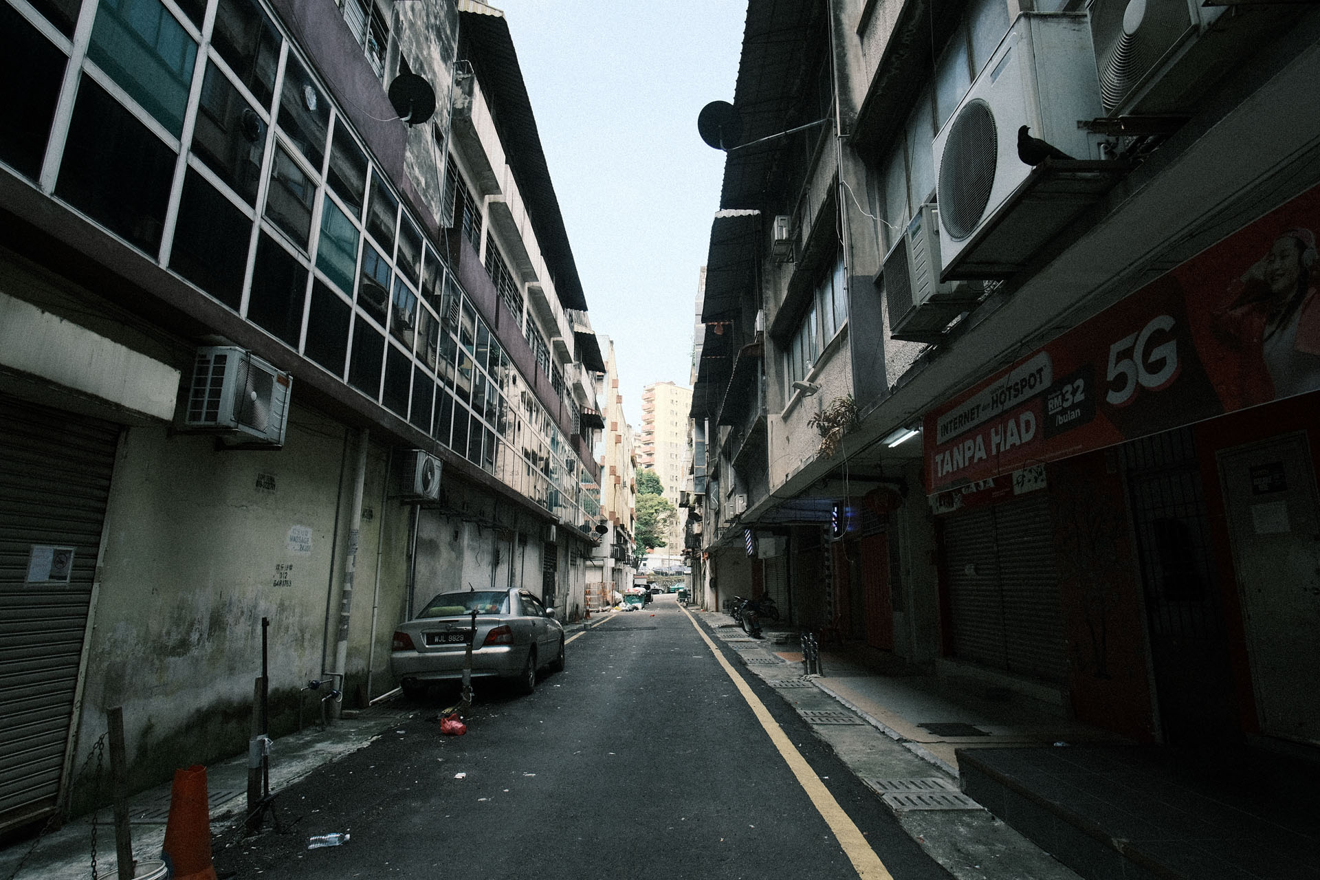 Street Photography Kuala Lumpur - Samyang 12mm Symmetry